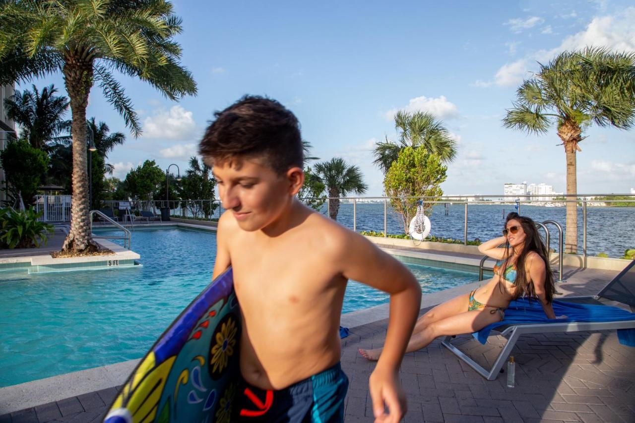 Mare Azur Miami Luxury Apartments By Grand Bay Екстериор снимка