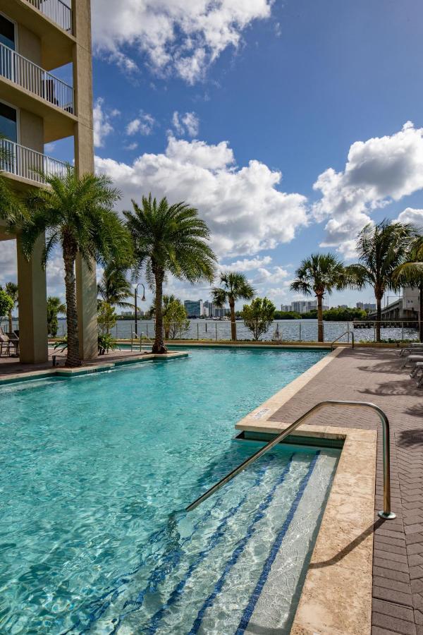 Mare Azur Miami Luxury Apartments By Grand Bay Екстериор снимка